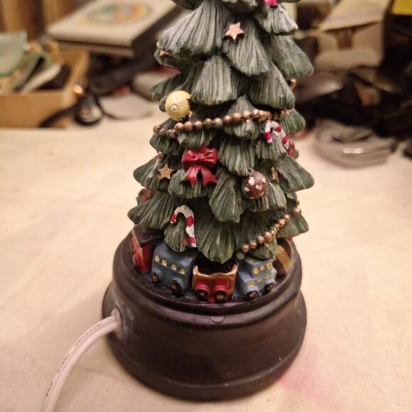 Teddy Bear Holiday Lamp. 10 In Tall With Shade. Works - Picture 4 of 8